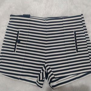 Ci Sono Black and White Ponte Shorts